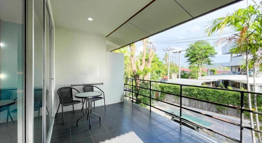 The Living Pool 3*