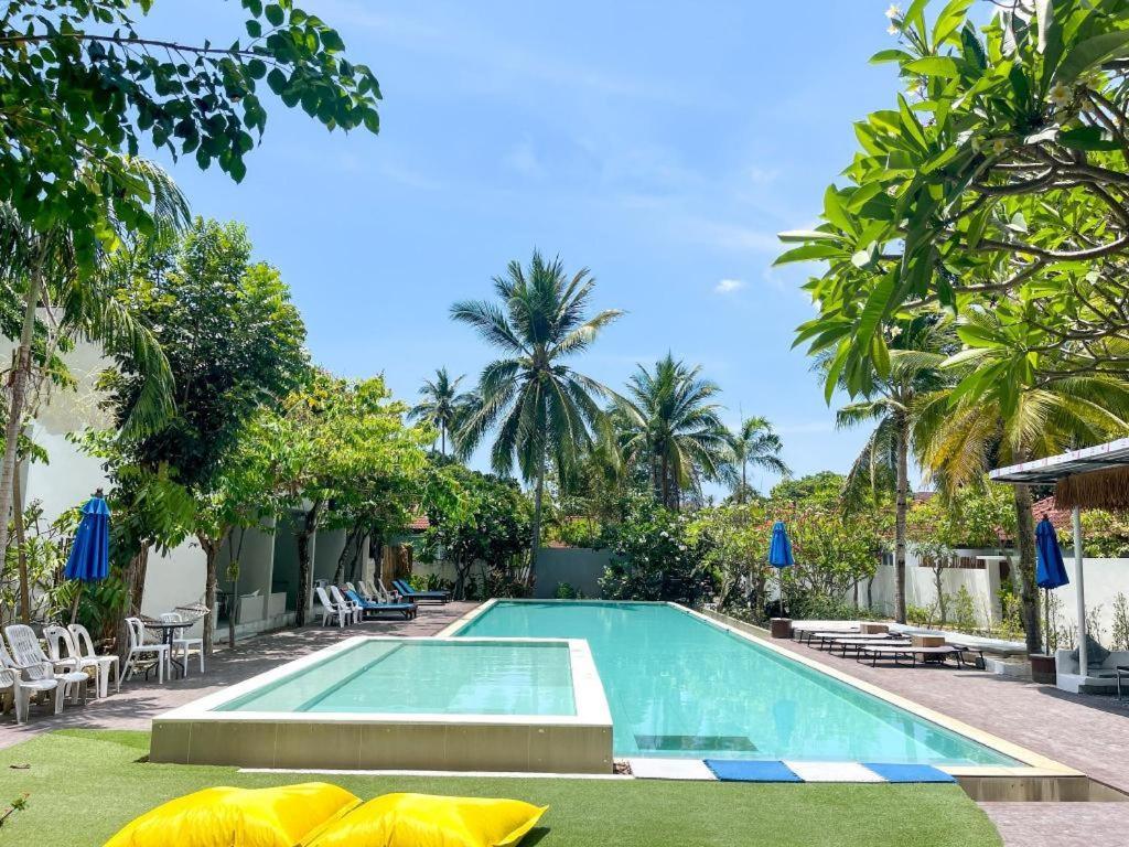 The Living Pool Hotel 3*