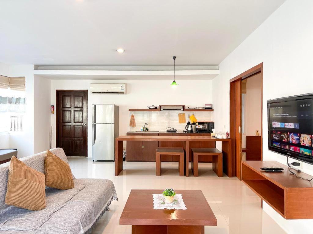 The Living Pool 3*